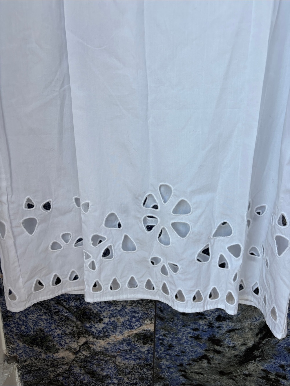 Nwt Alpha Studio White Eyelet Hem V-Neck Dress View 4